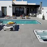 Lovely Casa Deseada, Heated Pool, Jacuzzi, Bbq, Ping Pong Table